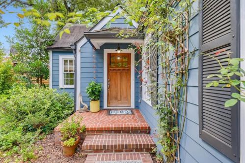 2045 Howard Cir, Atlanta, GA 30307-1803