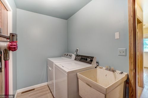 3282 Camelot Dr, Saint Paul MN  55125-2754 exterior
