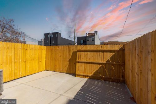 1423 8th St, Philadelphia PA  19122-3501 exterior