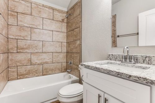 1308 Lagonda Ave, Fort Worth TX  76164-8614 exterior