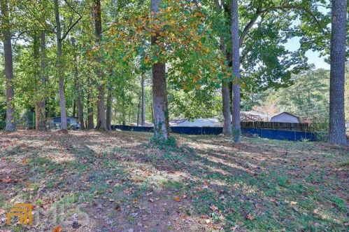 3007 Dogwood Dr, Atlanta GA  30344-3905 exterior