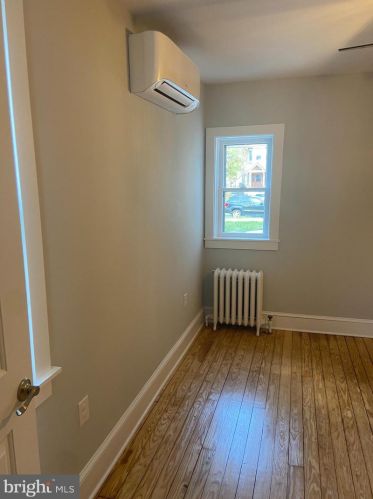 214 Chestnut St, Tavistock NJ 08033-1895 exterior