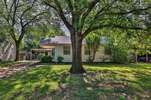 2509 Littlepage St, Fort Worth TX  76107-4615 exterior