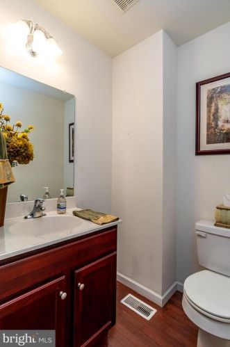 1674 Stony Battery Rd, Lancaster PA  17601-1287 exterior