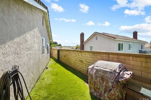 260 Brookside Ct, Anaheim CA  92808-1204 exterior