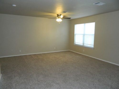 741 New Bridge Dr, Uhland TX  78640-5542 exterior