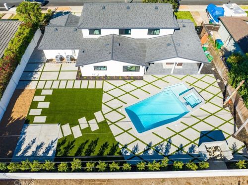 11872 Gladstone Dr, Santa Ana CA  92705-2938 exterior