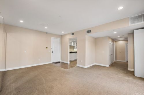 230 Jackson St, Glendale, CA 91206-4333