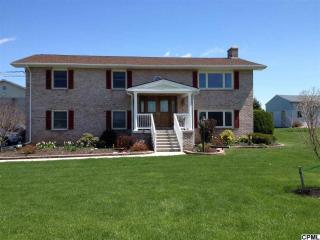 859 Burnt House Rd, Carlisle, PA 17015-9107