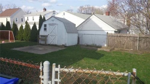 39 Fallon Ave, Providence, RI 02908-4222