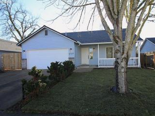 6729 Simeon Dr, Springfield, OR 97478-2102