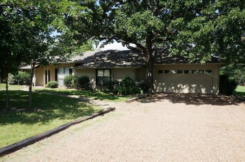 627 Stonecrest Rd, Argyle TX  76226-5819 exterior