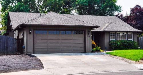 1360 Foxwood Dr, Medford, OR 97504-3683