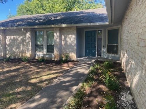1308 Dusky Thrush Trl, Austin TX  78746-6633 exterior