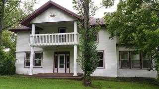 713 Loop St, Galena, MO 65656-9624