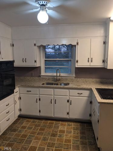 801 Greenhill Dr, Conyers GA  30012-4817 exterior