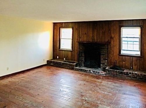 214 Norwich Rd, Colchester, CT 06420-4002