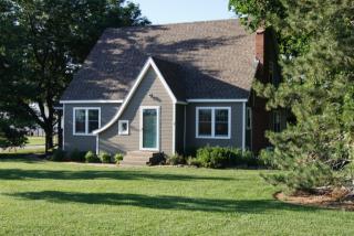 1650 Avenue V, Sterling, KS 67579-8927