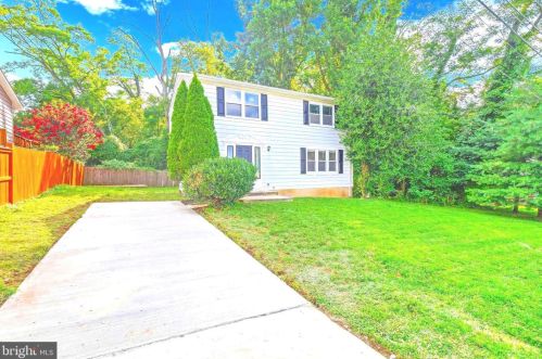 8902 Albert Stewart Ln, Silver Spring MD 20910-1949 exterior