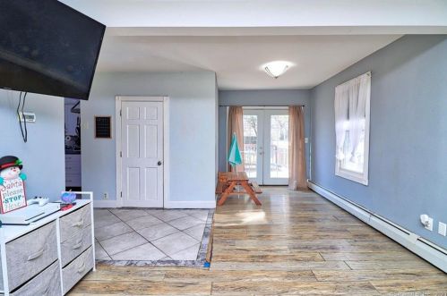 68 Washington Ave, Torrington CT  06790-5166 exterior