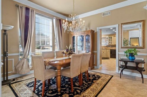 2106 Shari Ln, Garland TX 75043-1459 exterior