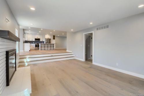 8168 Hinsdale Dr, Englewood CO 80112-1910 exterior