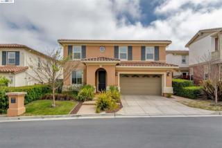 122 Carrick Cir, Hayward, CA 94542-7912