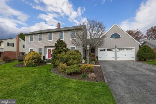 419 Countryside Dr, Ephrata, PA 17522-9629