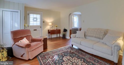 946 Salisbury Ct, Lancaster PA  17601-5164 exterior