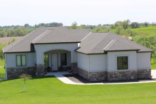 19111 Northern Hills Dr, Bennington, NE 68007-7005