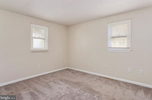 15800 Thompson Rd, Silver Spring MD 20905-3957 exterior