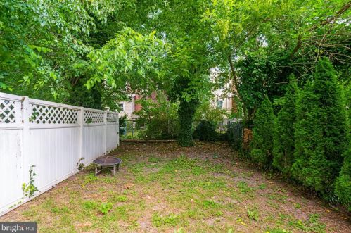 28 Wynnewood Ave, Camden NJ  08108-2716 exterior