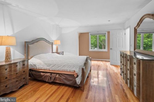 1 Teak Ln, Princeton NJ 08540-4724 exterior