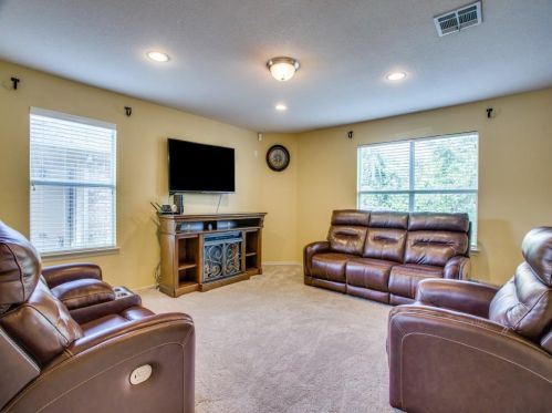 1473 Hedgewood Trl, Fort Worth TX  76112-4455 exterior