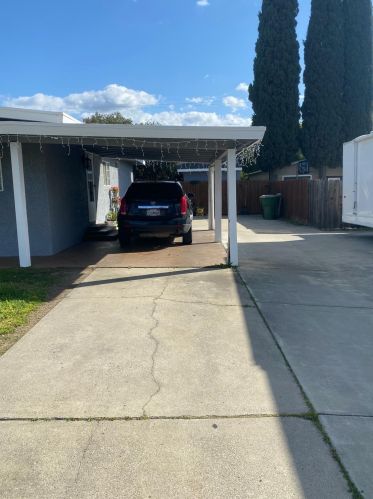 1030 4th St, Ripon, CA 95366-2315