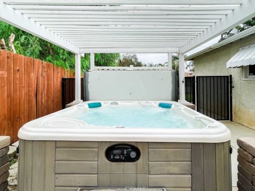 17921 Cole Ave, Riverside CA  92508-9728 exterior