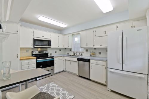 5059 Brighton Ln, Saint Paul, MN 55112-4801