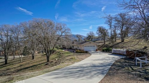 29450 Stallion Springs Dr, Tehachapi, CA 93561-5276