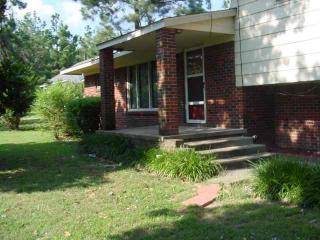 215 Seasons St, Paragould, AR 72450-9042
