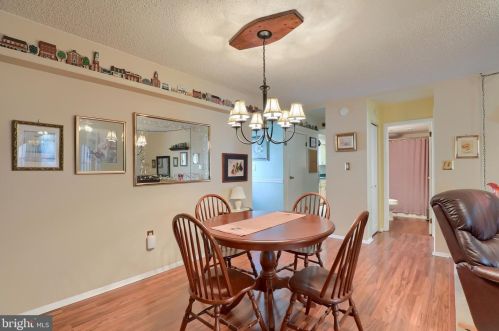 11 Valleybrook Dr, Lancaster PA  17601-4615 exterior