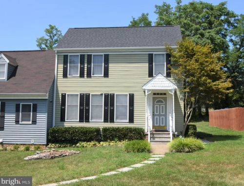 8332 Mauzy Sq, Marshall, VA 20115-3744