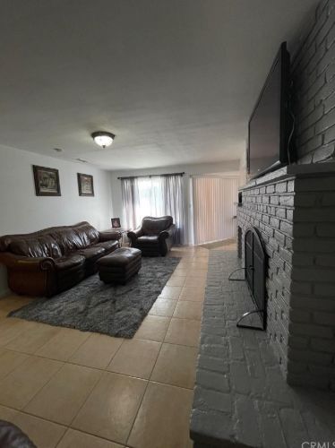 1426 Beacon Ave, Anaheim CA  92802-1718 exterior