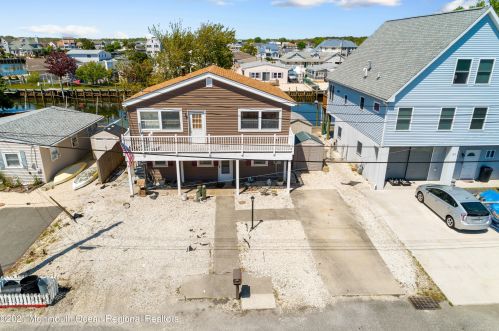 1814 Hawser Dr, Lacey, NJ 08731-5011