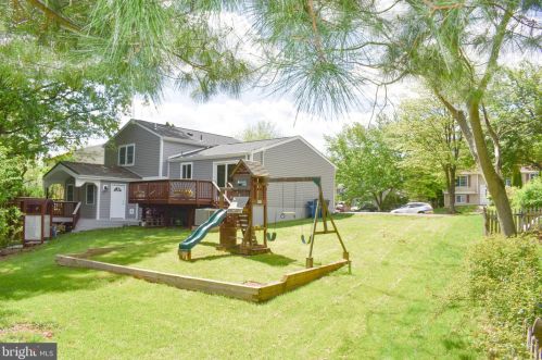 3013 Summershade Ct, Herndon, VA 20171-2313