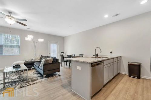 3132 Meadowstone Ln, Atlanta GA  30331-2939 exterior