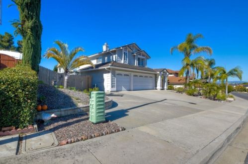 5218 Robinwood Dr, Oceanside, CA 92056-6416