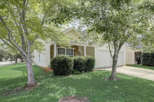 3001 Summer Breeze Dr, Villa Rica, GA 30180-6960