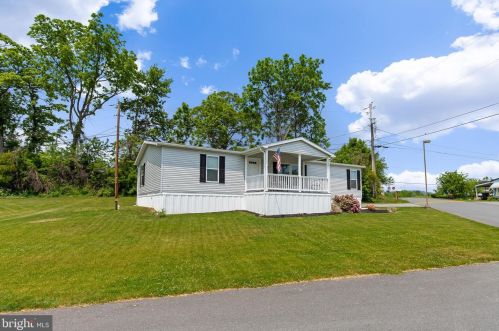 108 Mimosa Dr, York, PA 17402-8656