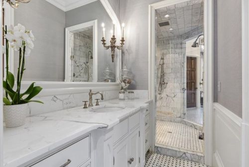 2860 Habersham Rd, Atlanta GA  30305-2959 exterior