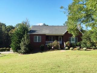 8971 Old Baxter Rd, Baxter, TN 38544-4323